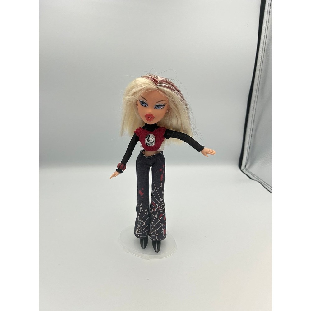 Bratz Spiderman 3 Cloe fashion doll blue eyes blonde hair